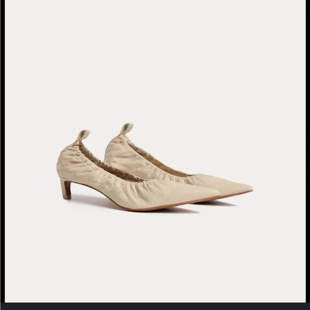 Santoni Cream pointed heels